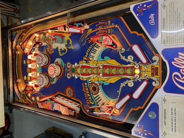 Captain Fantastic Pinball Machine